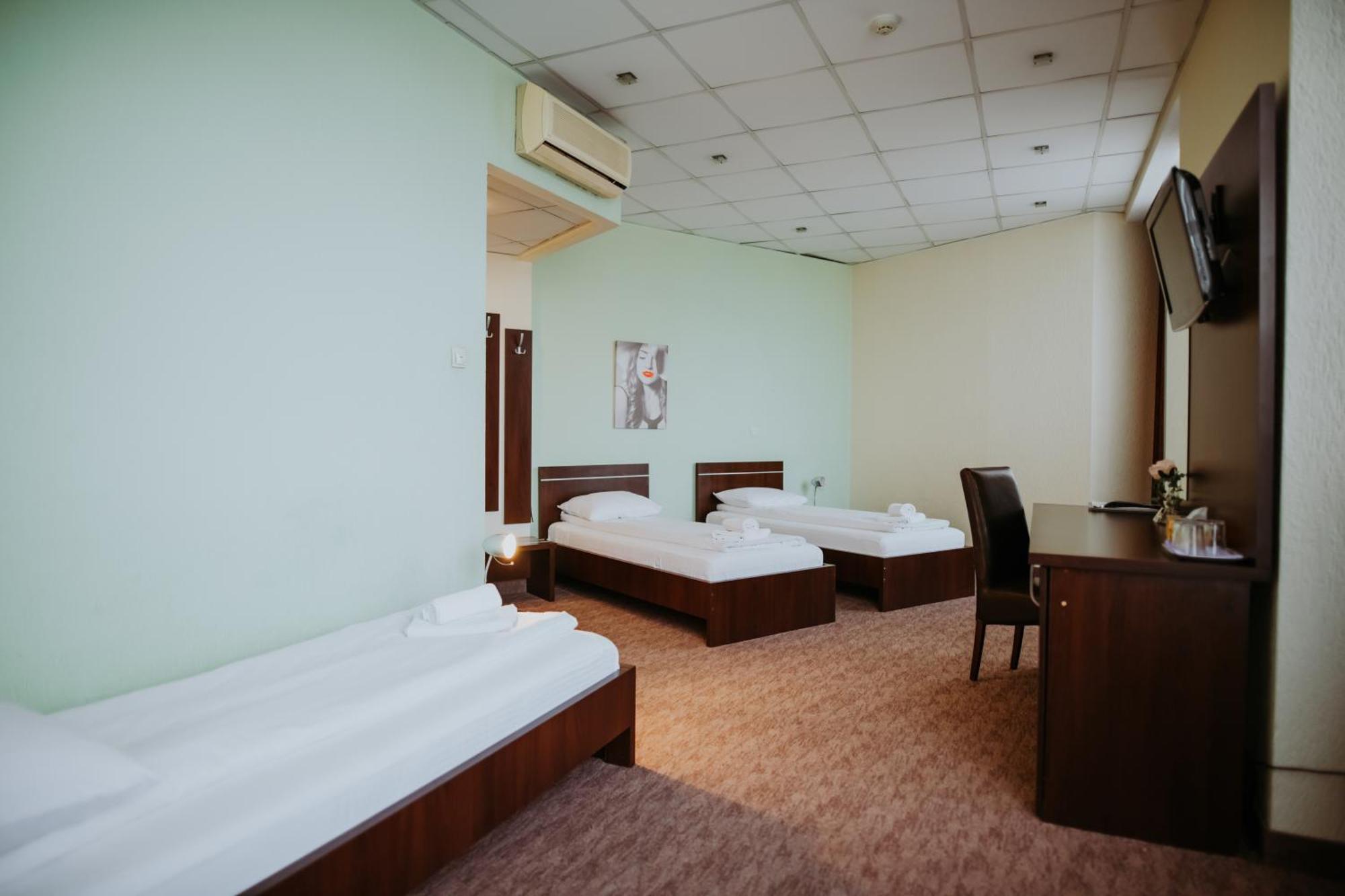 Select Hotel 3*