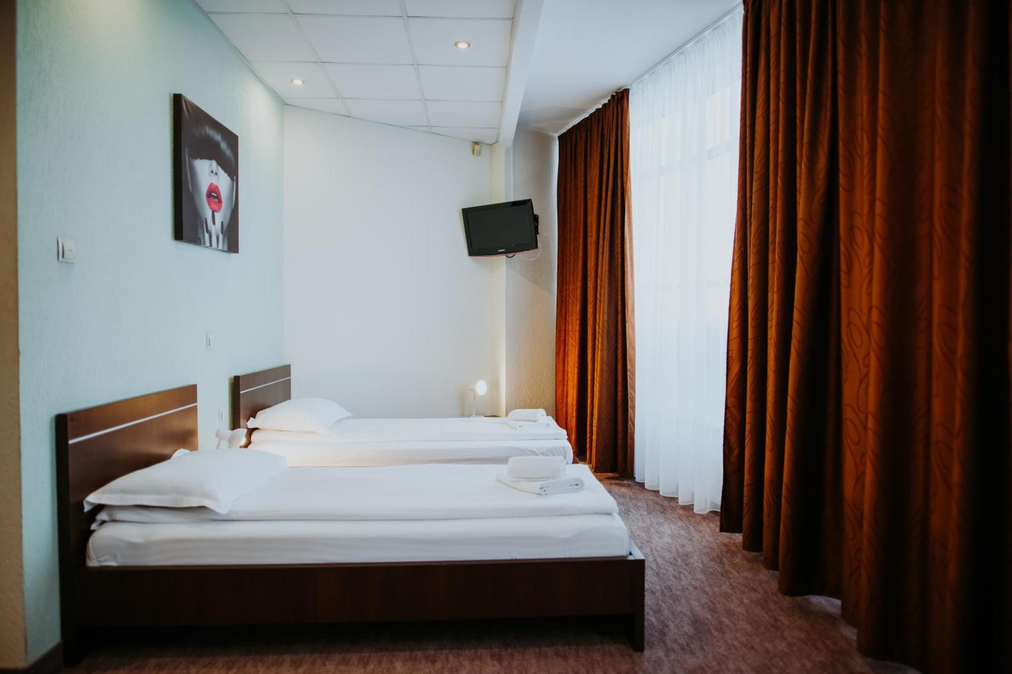 Select Hotel