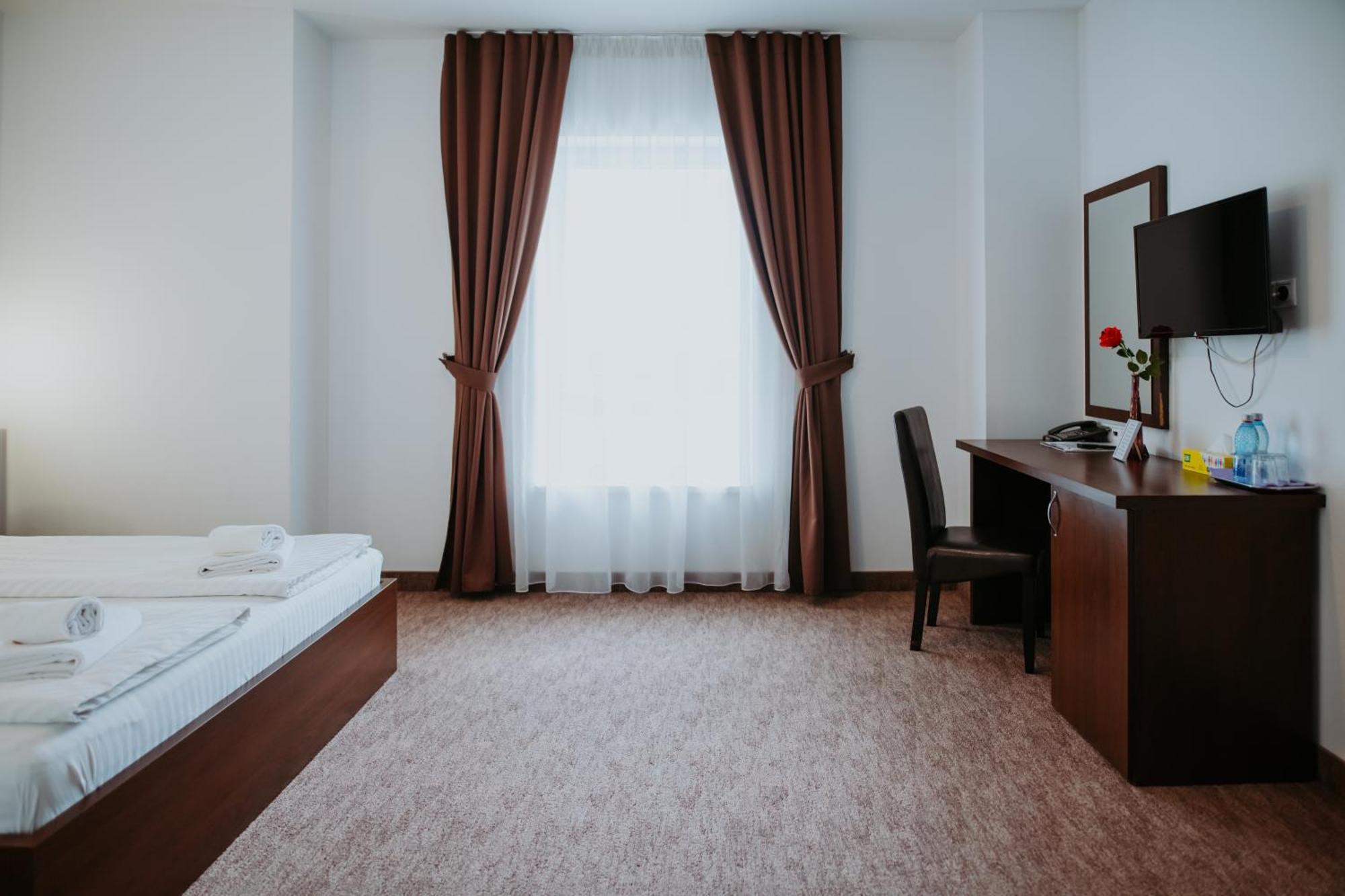Select Hotel